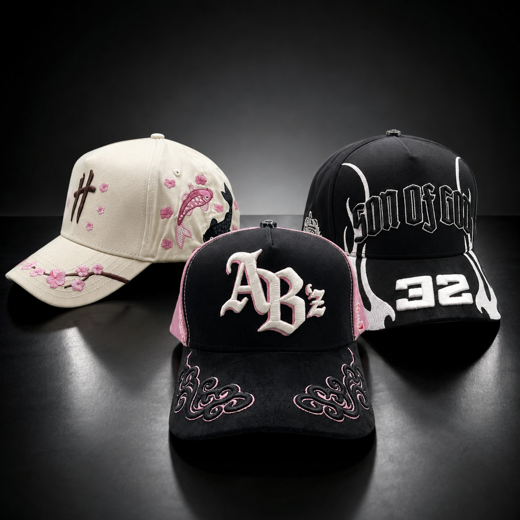 Paquete promocional de tres gorras por 1800 pesos